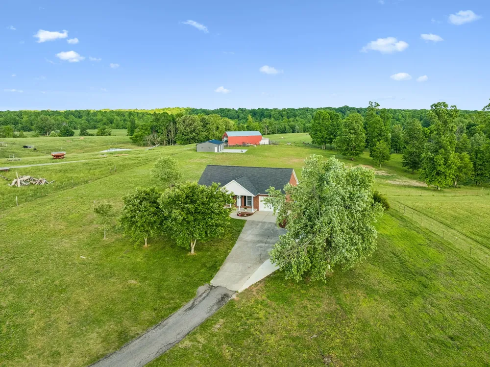 7899 W Lick Creek Rd Primm Springs, TN 38476