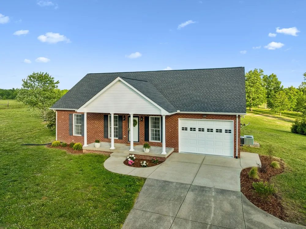 7899 W Lick Creek Rd Primm Springs, TN 38476
