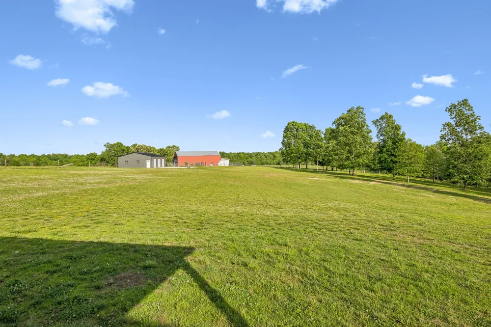 7899 W Lick Creek Rd Primm Springs, TN 38476