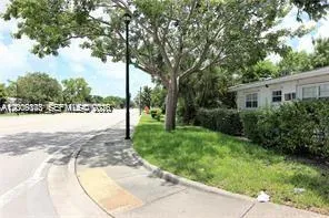190 NE 90th St ##2 El Portal, FL 33138