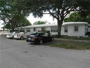 190 NE 90th St ##2 El Portal, FL 33138