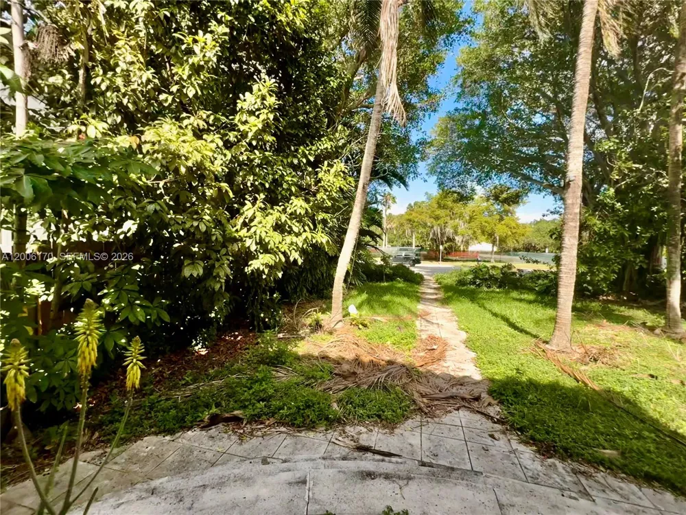 8740 NE 2nd Ave #8740 El Portal, FL 33138