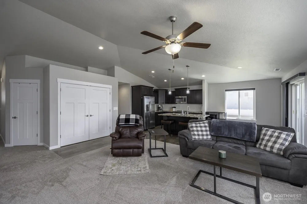 1012 8th Avenue NE Ephrata, WA 98823