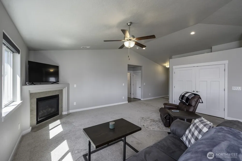 1012 8th Avenue NE Ephrata, WA 98823