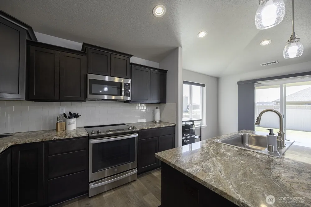 1012 8th Avenue NE Ephrata, WA 98823
