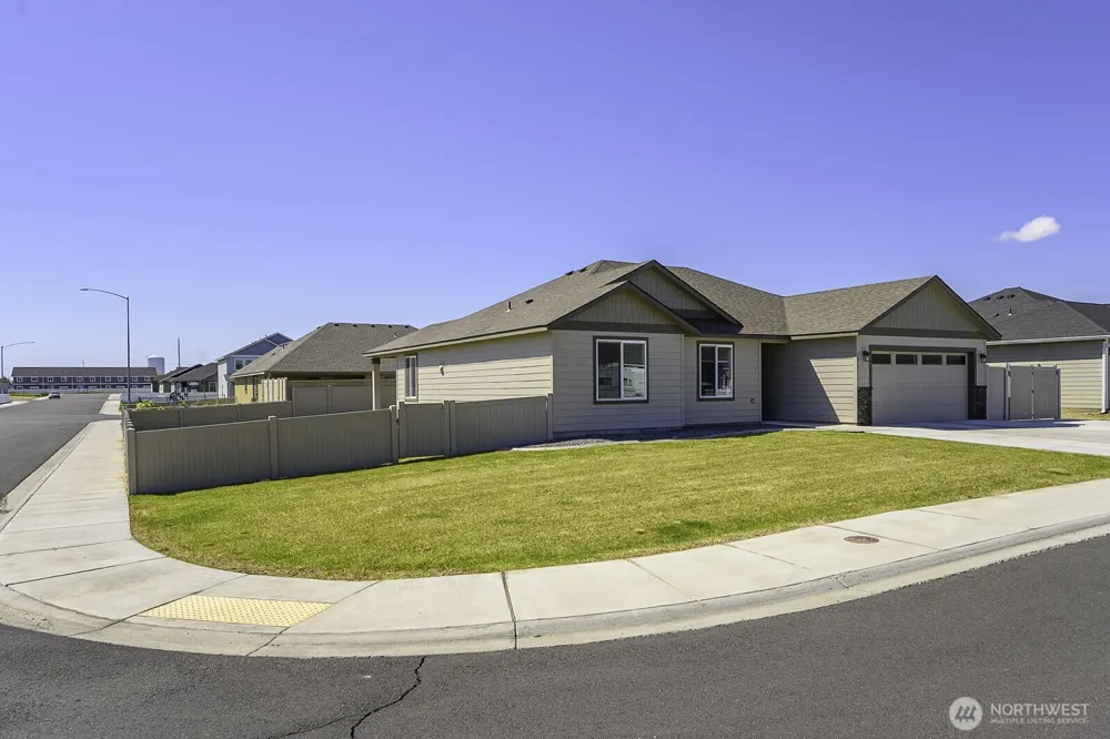 1012 8th Avenue NE Ephrata, WA 98823
