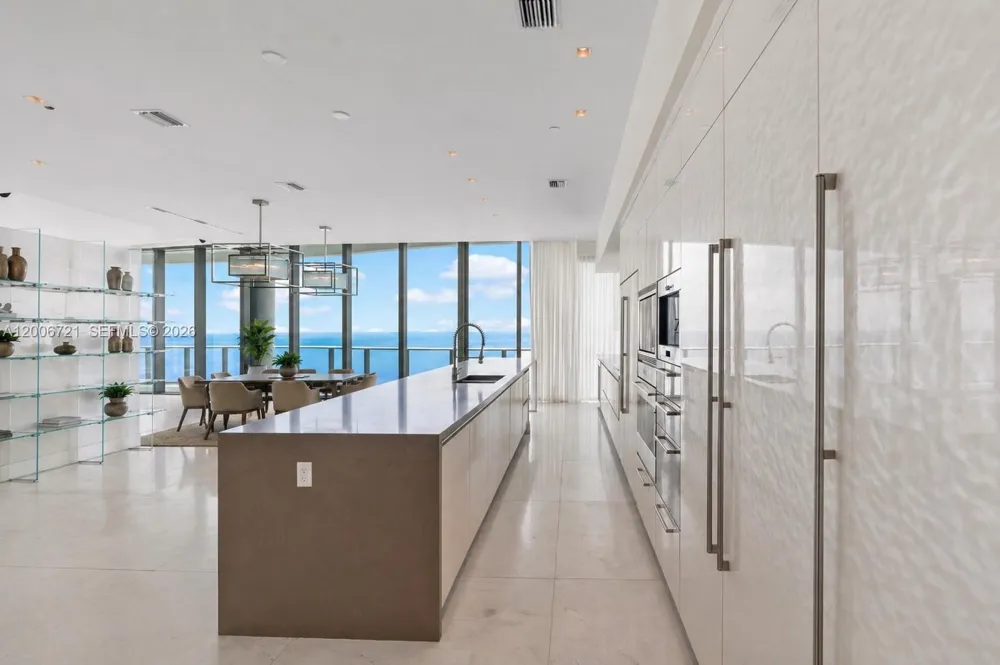 17475 Collins Ave #2302 Sunny Isles Beach, FL 33160