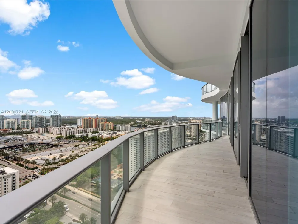 17475 Collins Ave #2302 Sunny Isles Beach, FL 33160