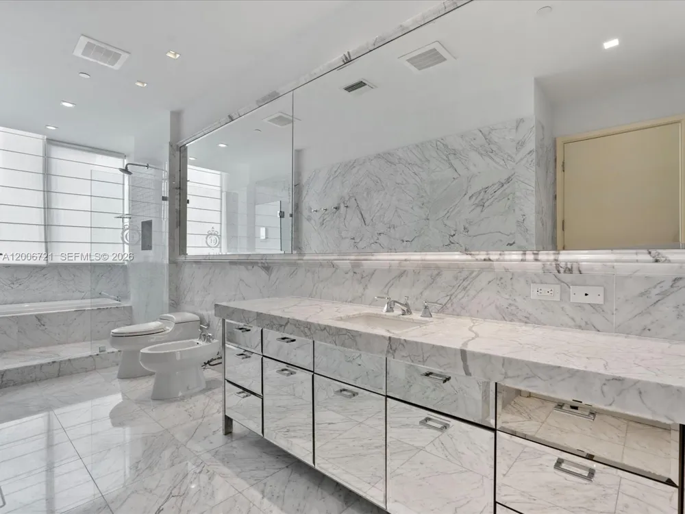17475 Collins Ave #2302 Sunny Isles Beach, FL 33160
