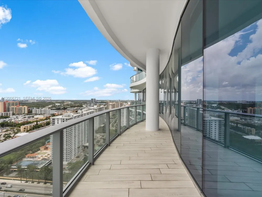 17475 Collins Ave #2302 Sunny Isles Beach, FL 33160