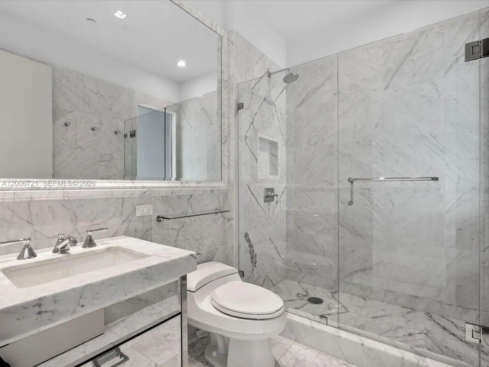 17475 Collins Ave #2302 Sunny Isles Beach, FL 33160