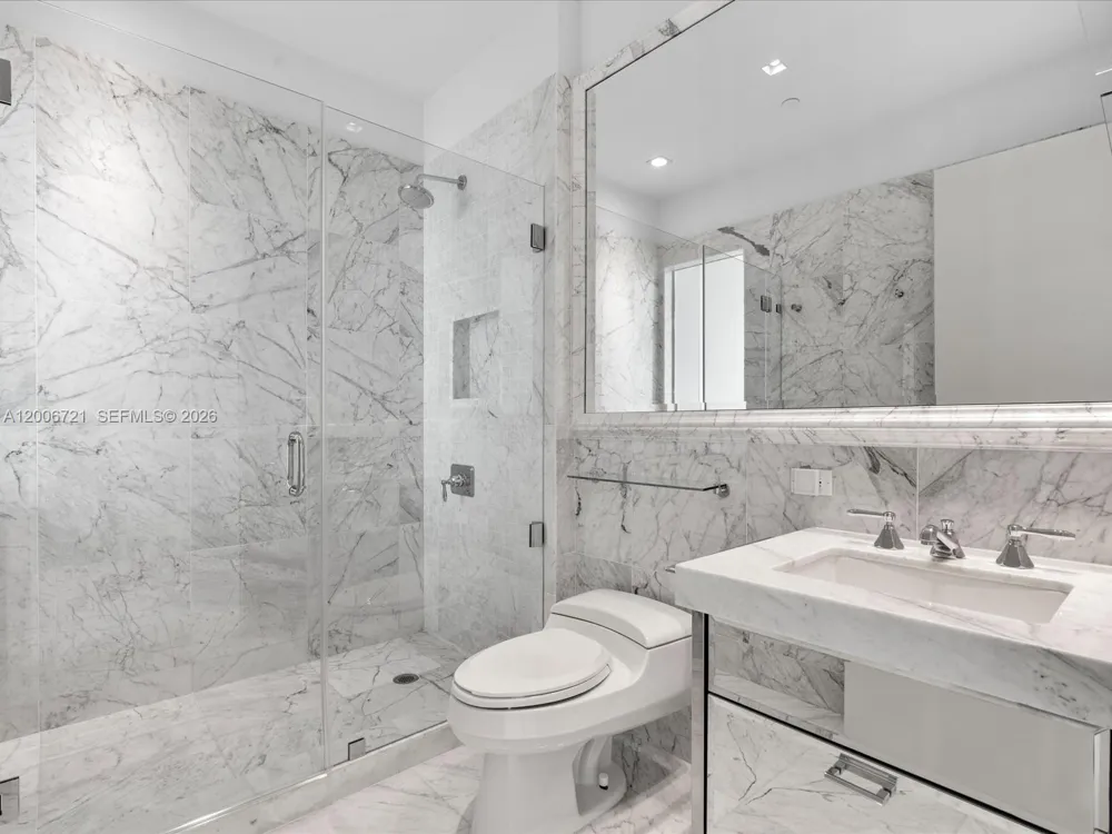 17475 Collins Ave #2302 Sunny Isles Beach, FL 33160