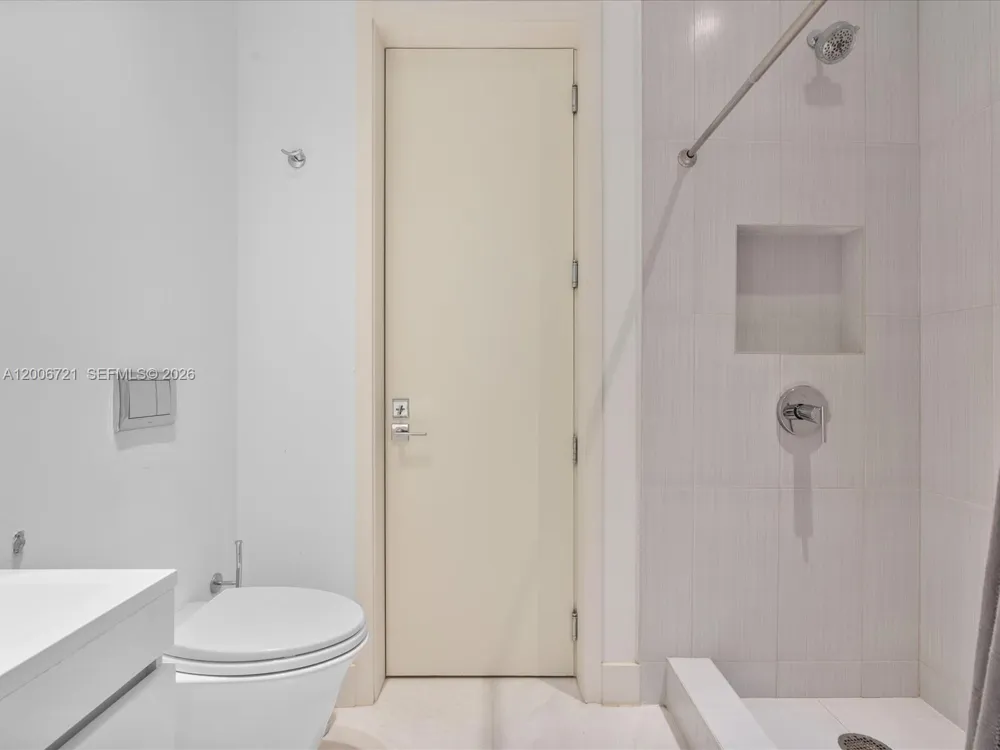 17475 Collins Ave #2302 Sunny Isles Beach, FL 33160