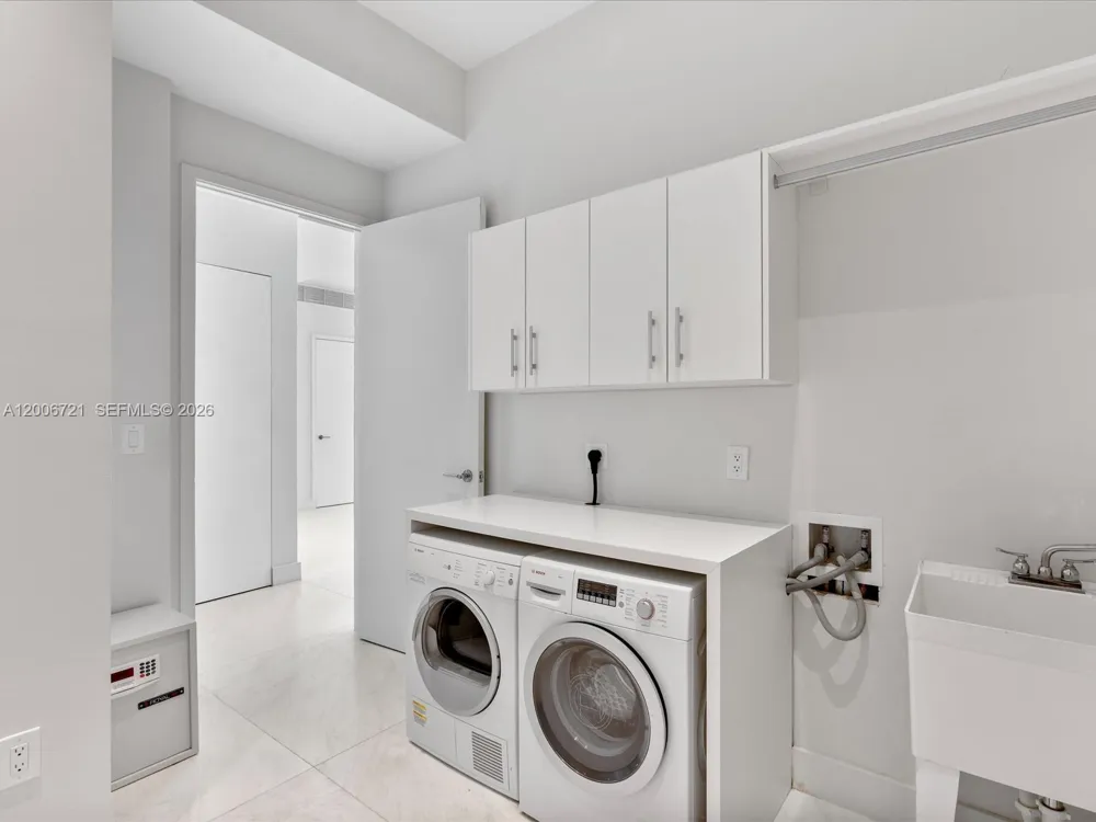 17475 Collins Ave #2302 Sunny Isles Beach, FL 33160