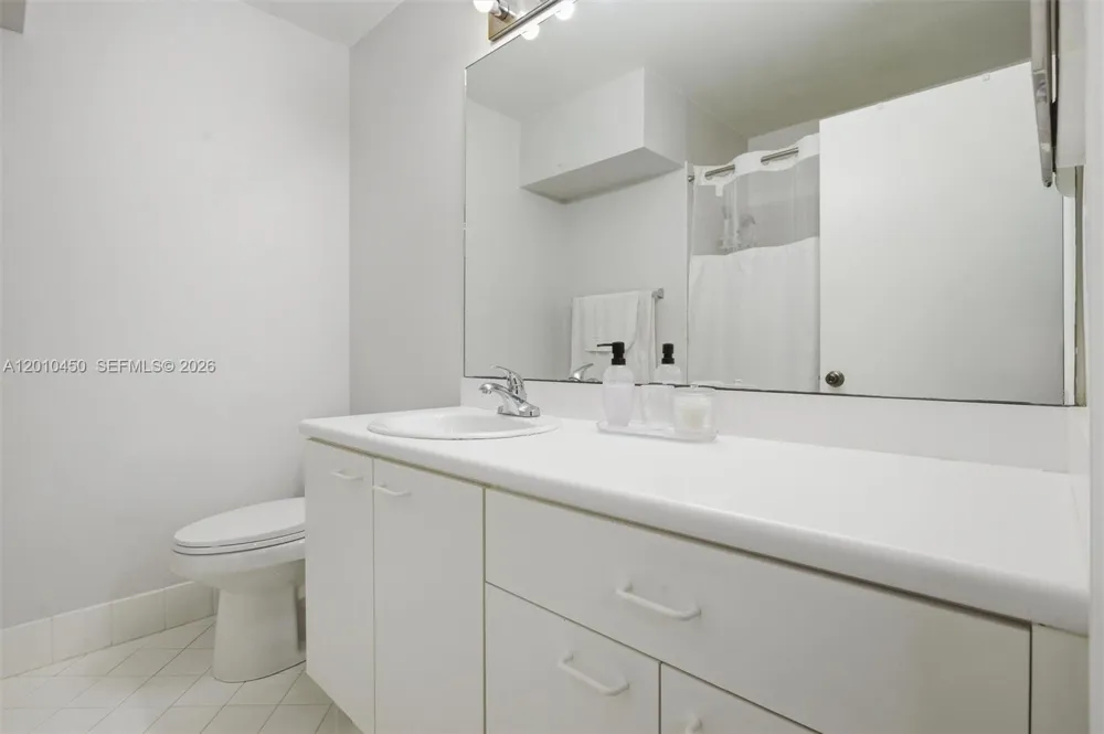 2132 Bahia Ln Weston, FL 33327