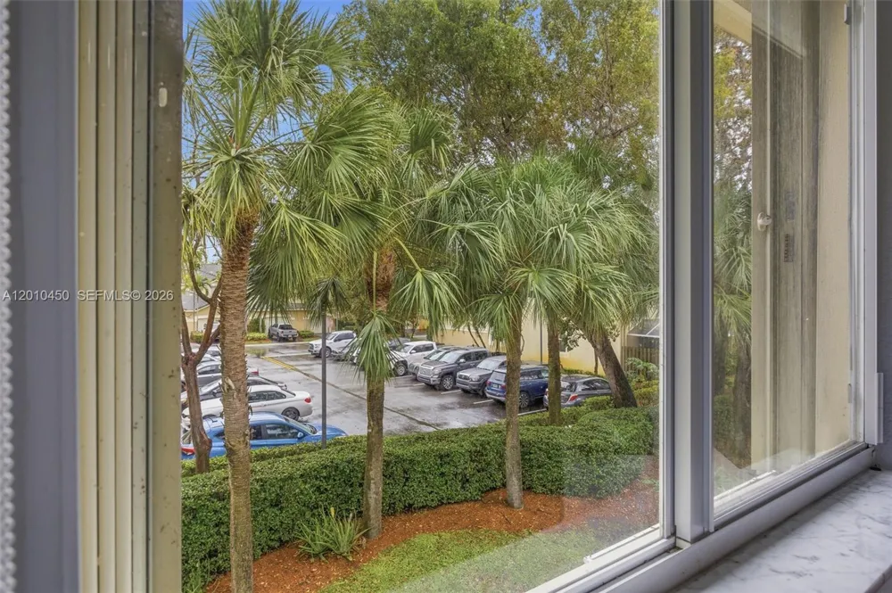 2132 Bahia Ln Weston, FL 33327