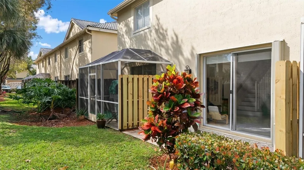 2132 Bahia Ln Weston, FL 33327