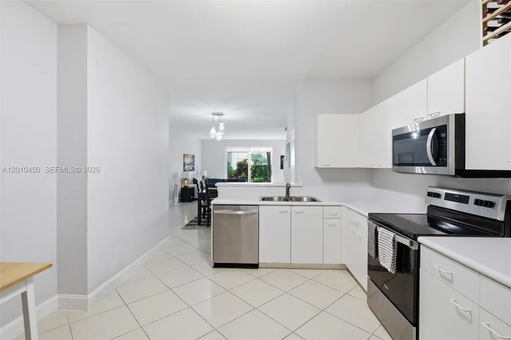 2132 Bahia Ln Weston, FL 33327
