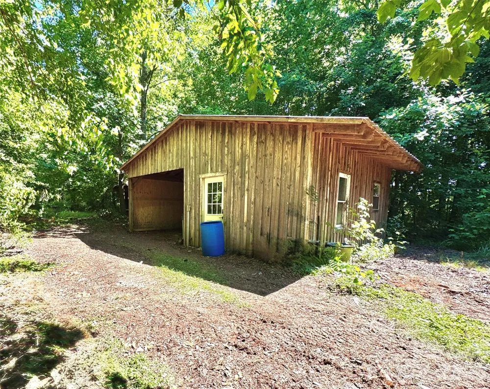 170 Beagle Club Road Cherryville, NC 28021