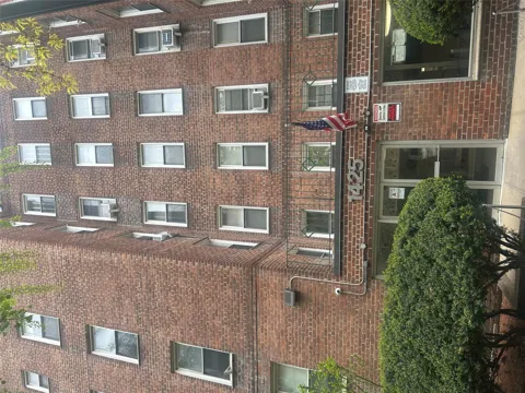 1425 Thieriot Avenue #1J