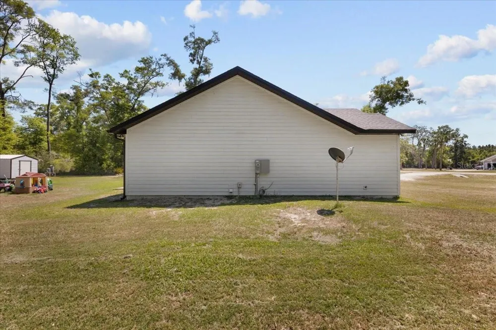 5231 NW 73RD STREET Chiefland, FL 32626