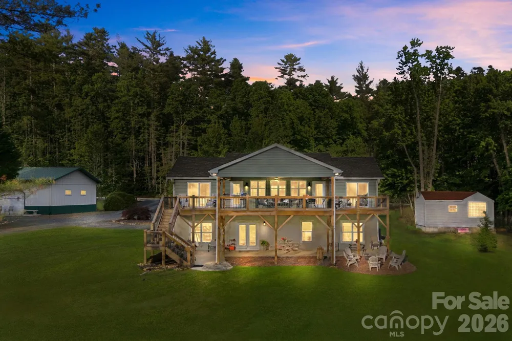 8186 NC 183 Highway Linville Falls, NC 28657