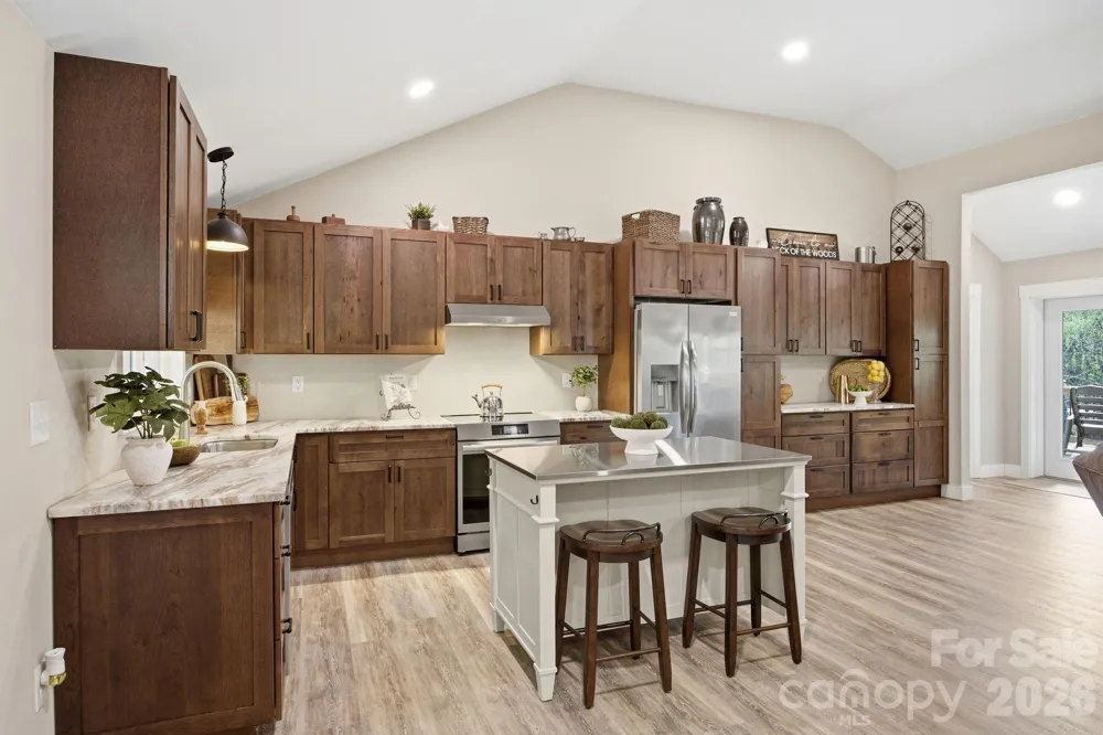 8186 NC 183 Highway Linville Falls, NC 28657