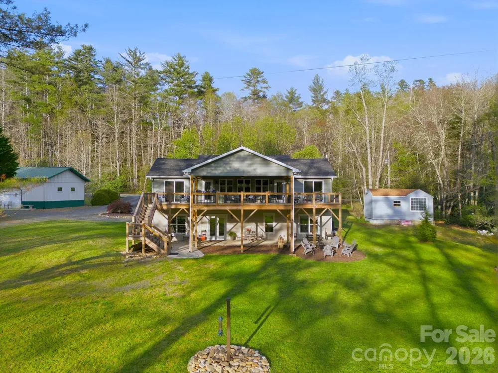 8186 NC 183 Highway Linville Falls, NC 28657
