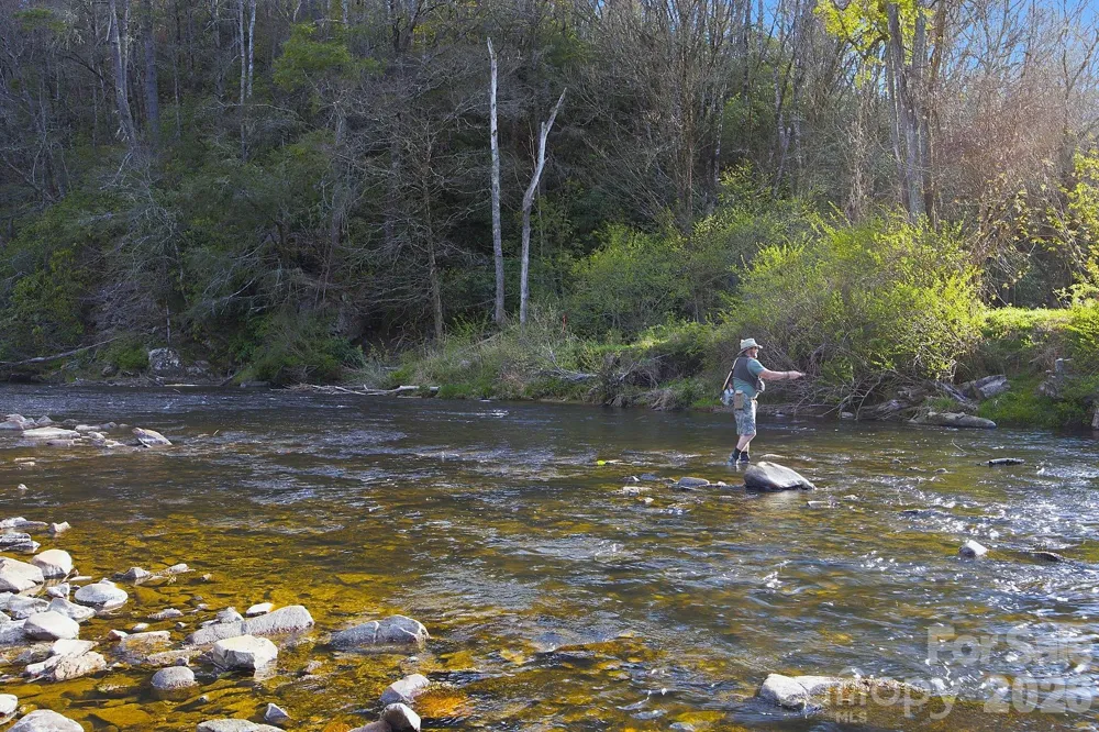 8186 NC 183 Highway Linville Falls, NC 28657