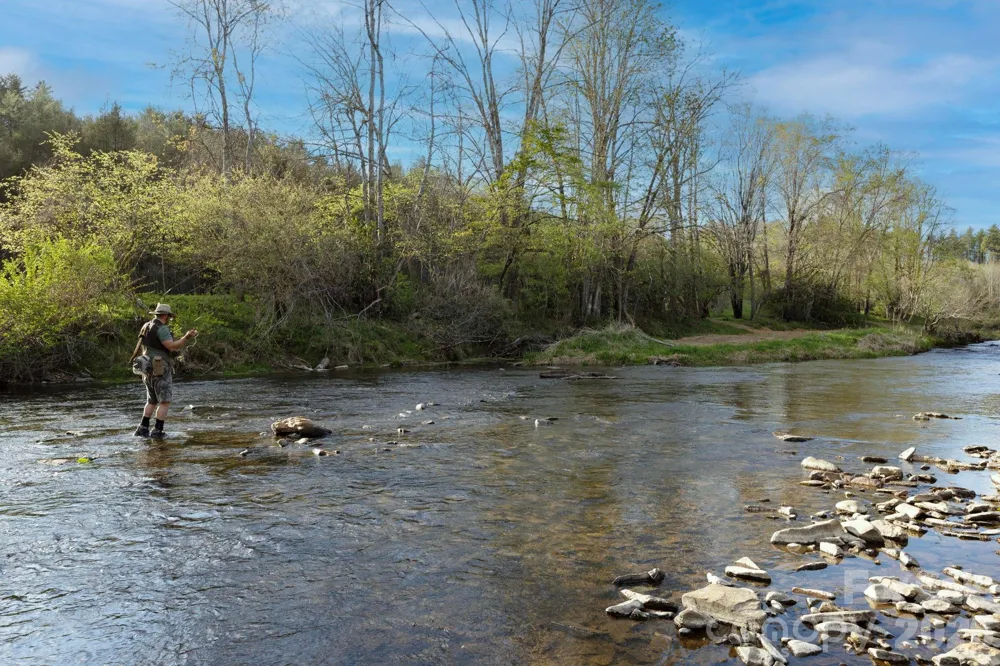 8186 NC 183 Highway Linville Falls, NC 28657