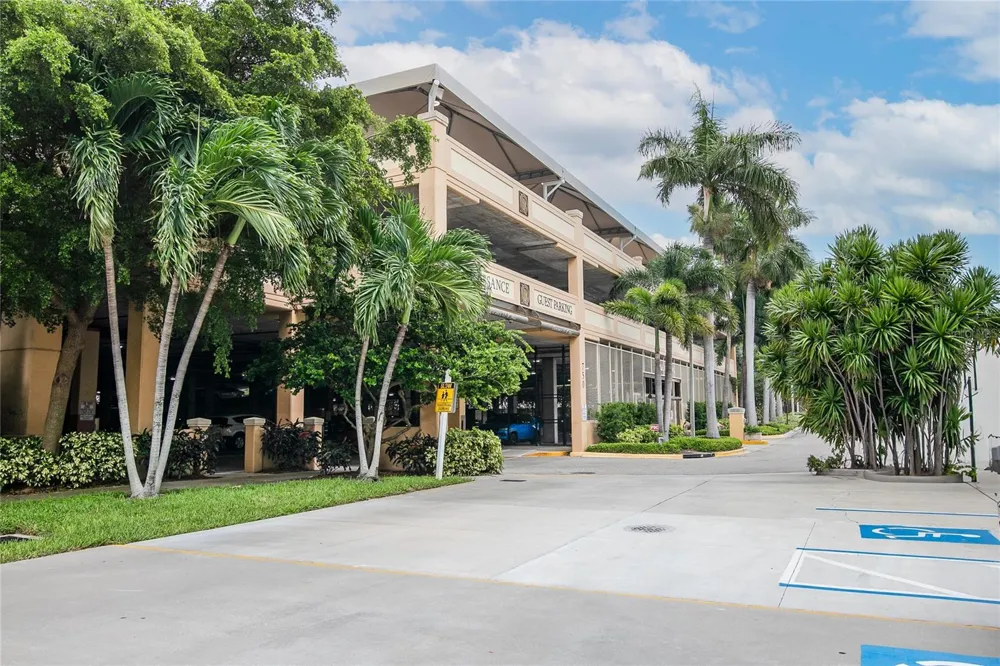 750 TAMIAMI TRAIL #708 Sarasota, FL 34236