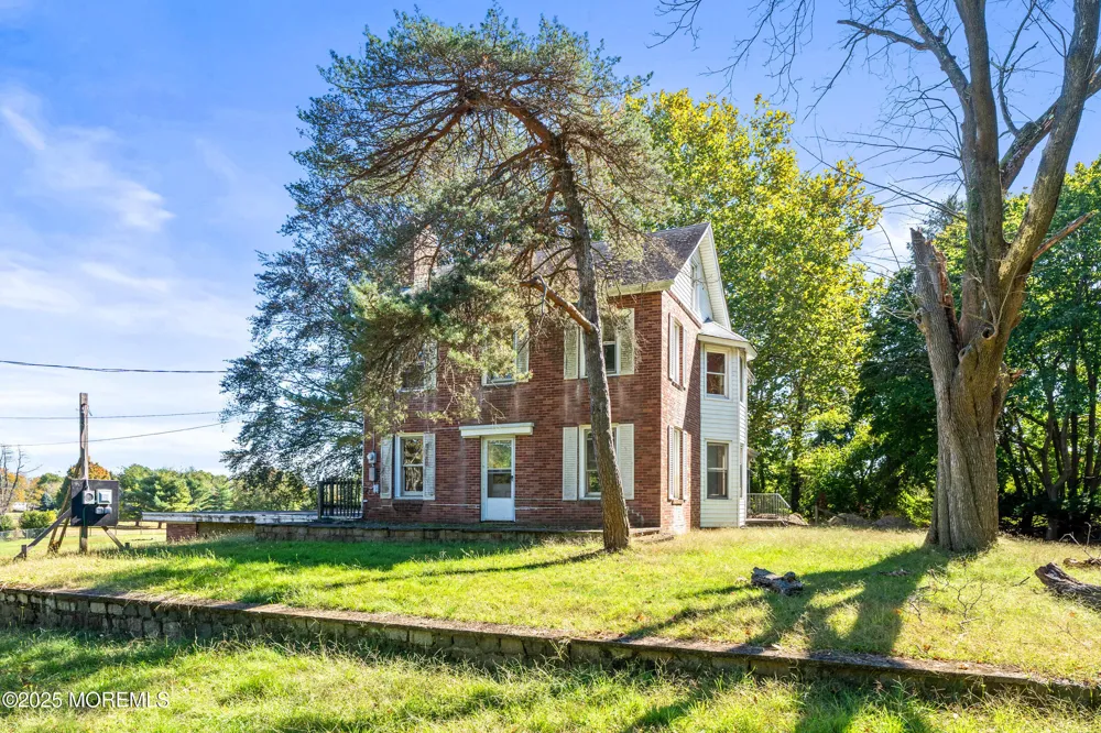 74 Reynolds Drive Eatontown, NJ 07724