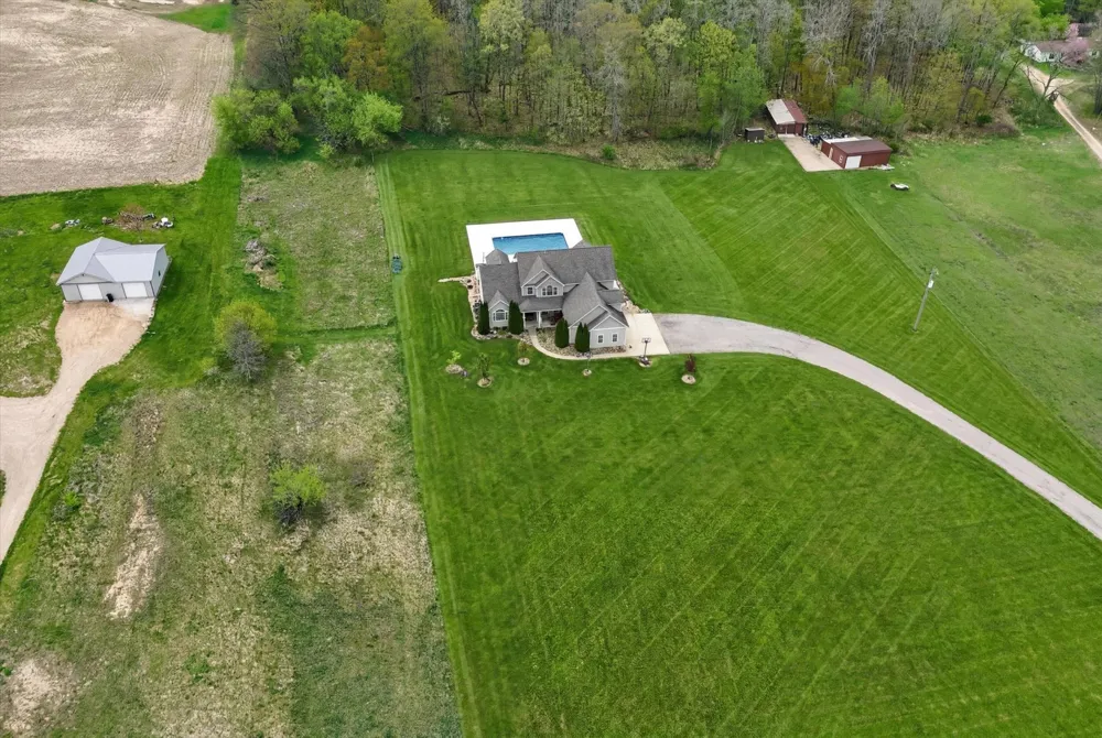4362 S Vickeryville Road Evergreen Township, MI 48884