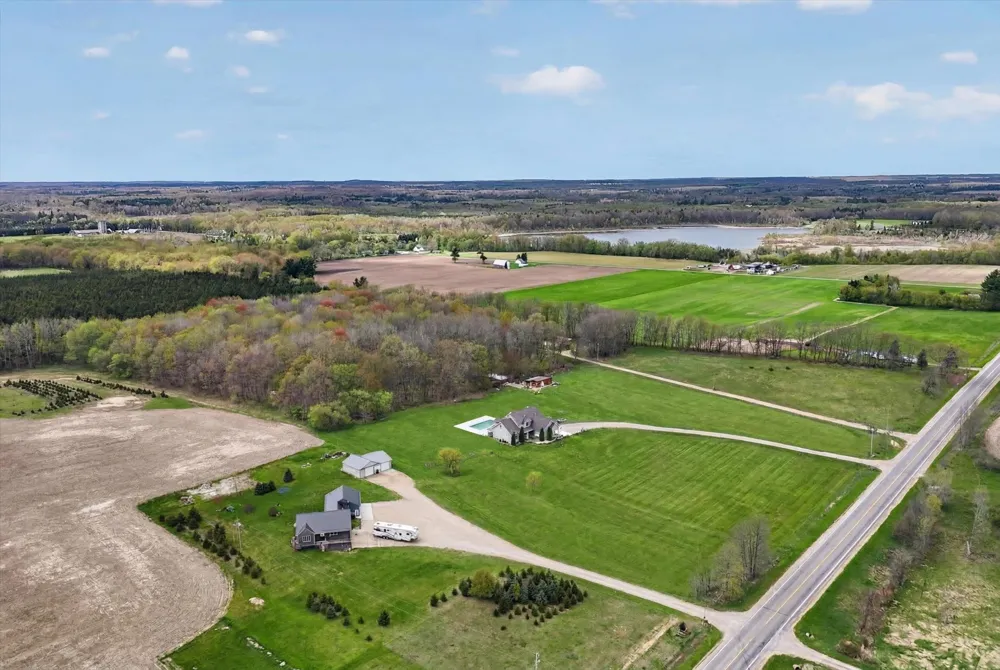 4362 S Vickeryville Road Evergreen Township, MI 48884