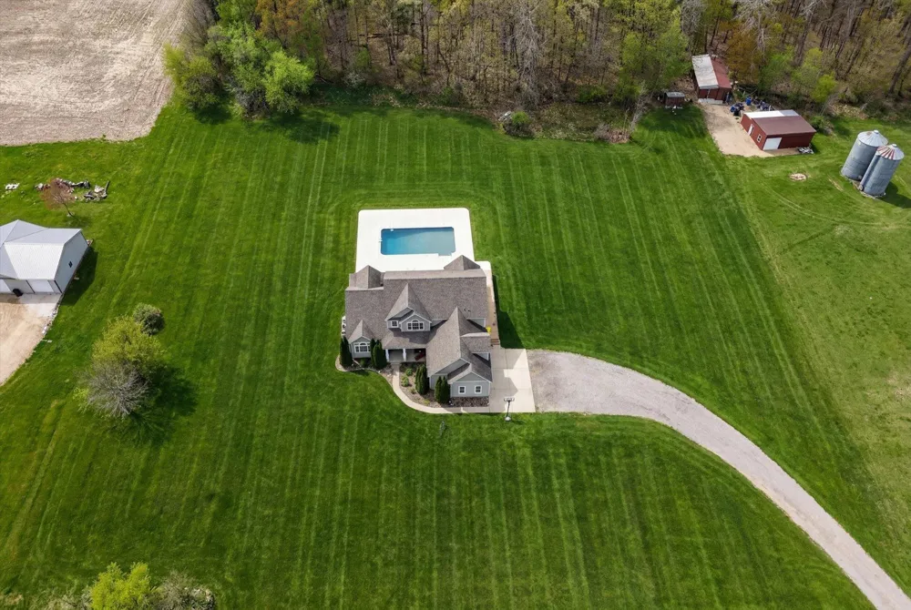 4362 S Vickeryville Road Evergreen Township, MI 48884