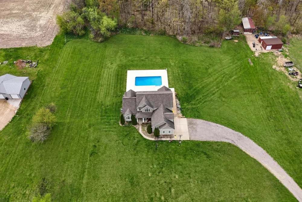 4362 S Vickeryville Road Evergreen Township, MI 48884