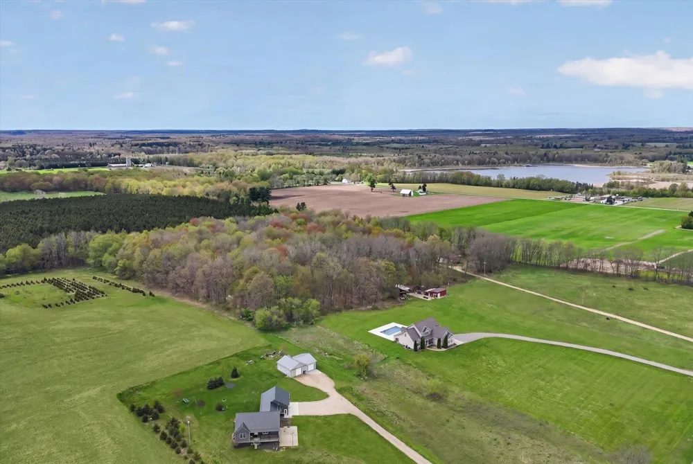 4362 S Vickeryville Road Evergreen Township, MI 48884
