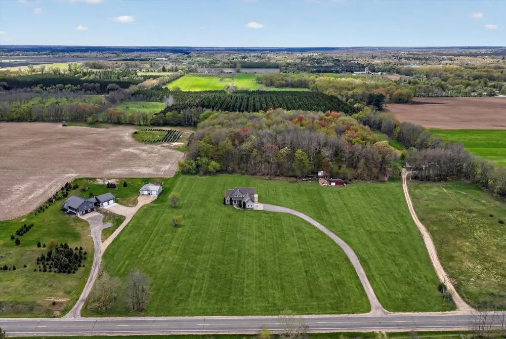 4362 S Vickeryville Road Evergreen Township, MI 48884