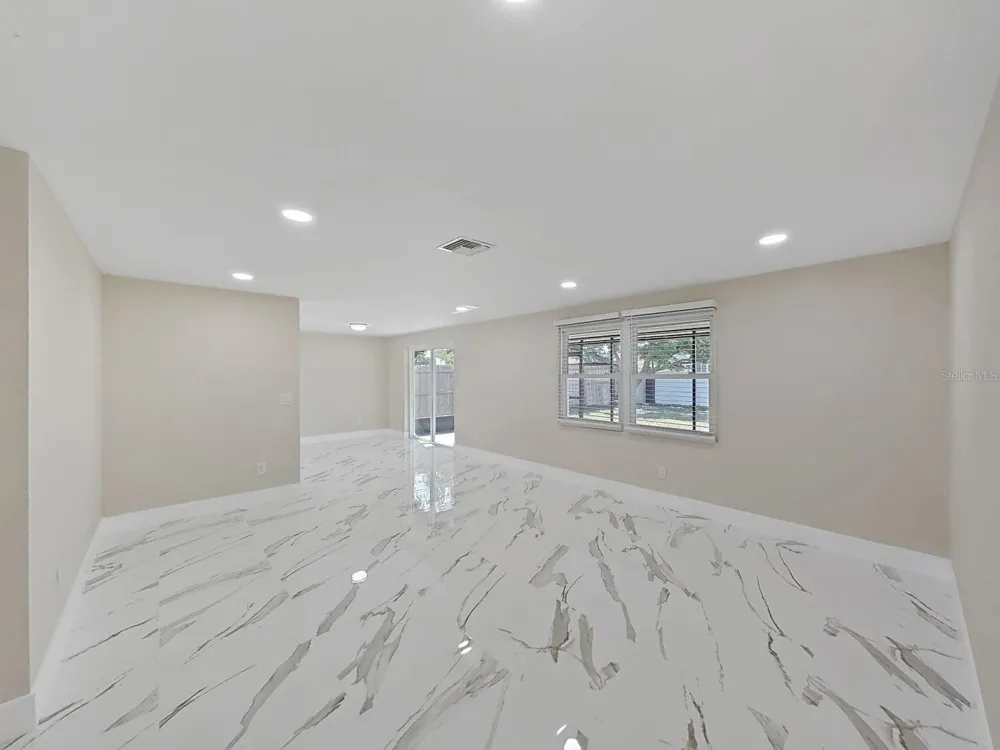 7218 LUNITA COURT Tampa, FL 33625