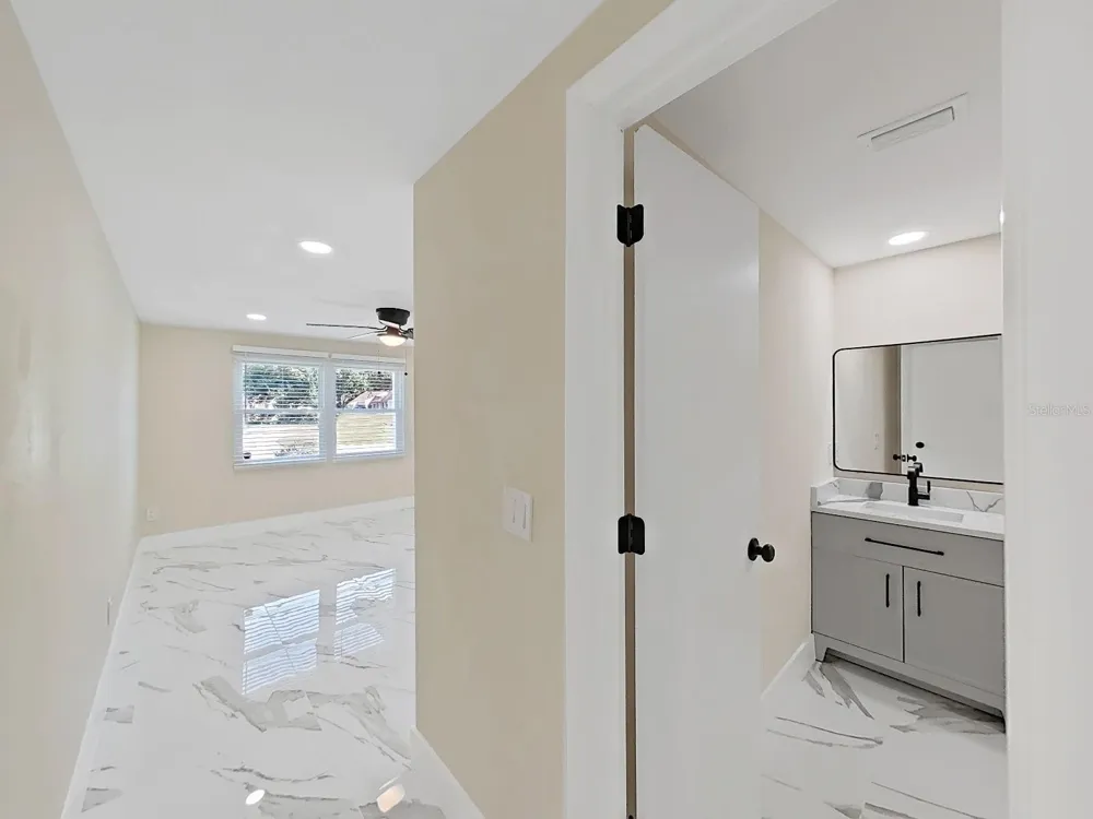 7218 LUNITA COURT Tampa, FL 33625