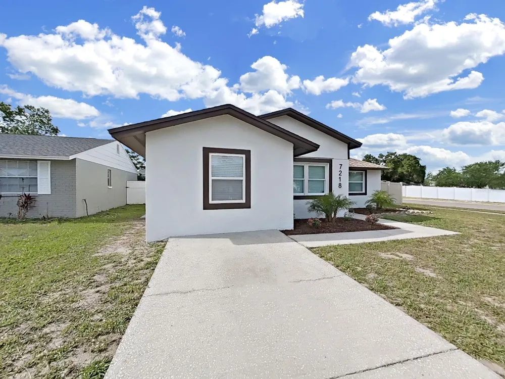 7218 LUNITA COURT Tampa, FL 33625