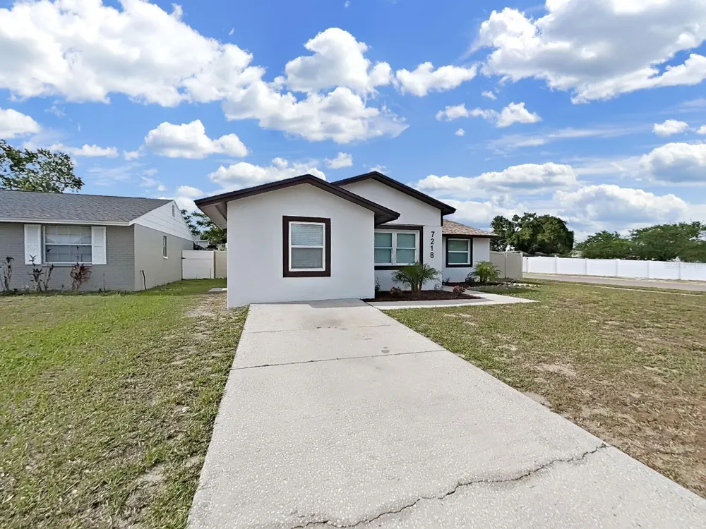 7218 LUNITA COURT Tampa, FL 33625