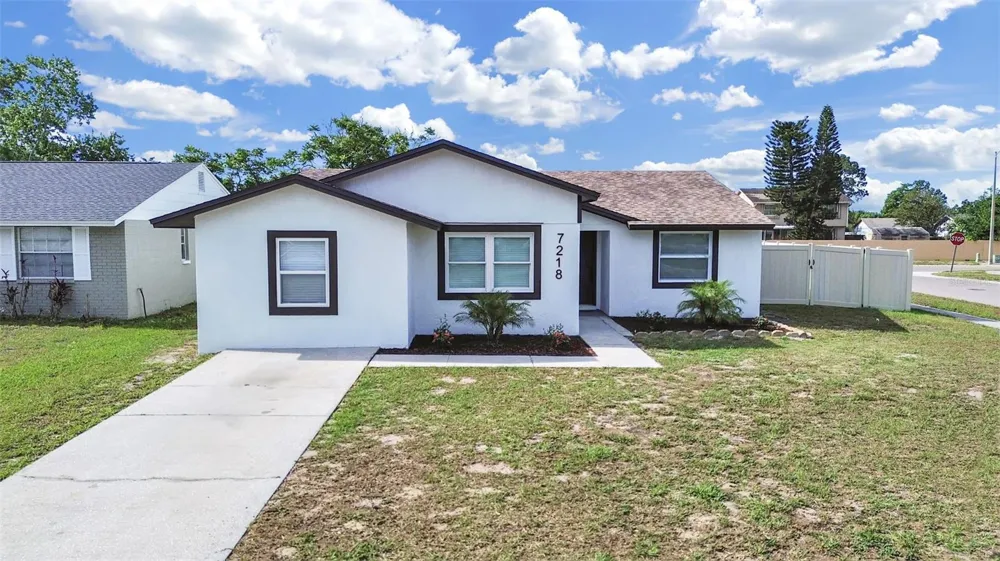 7218 LUNITA COURT Tampa, FL 33625