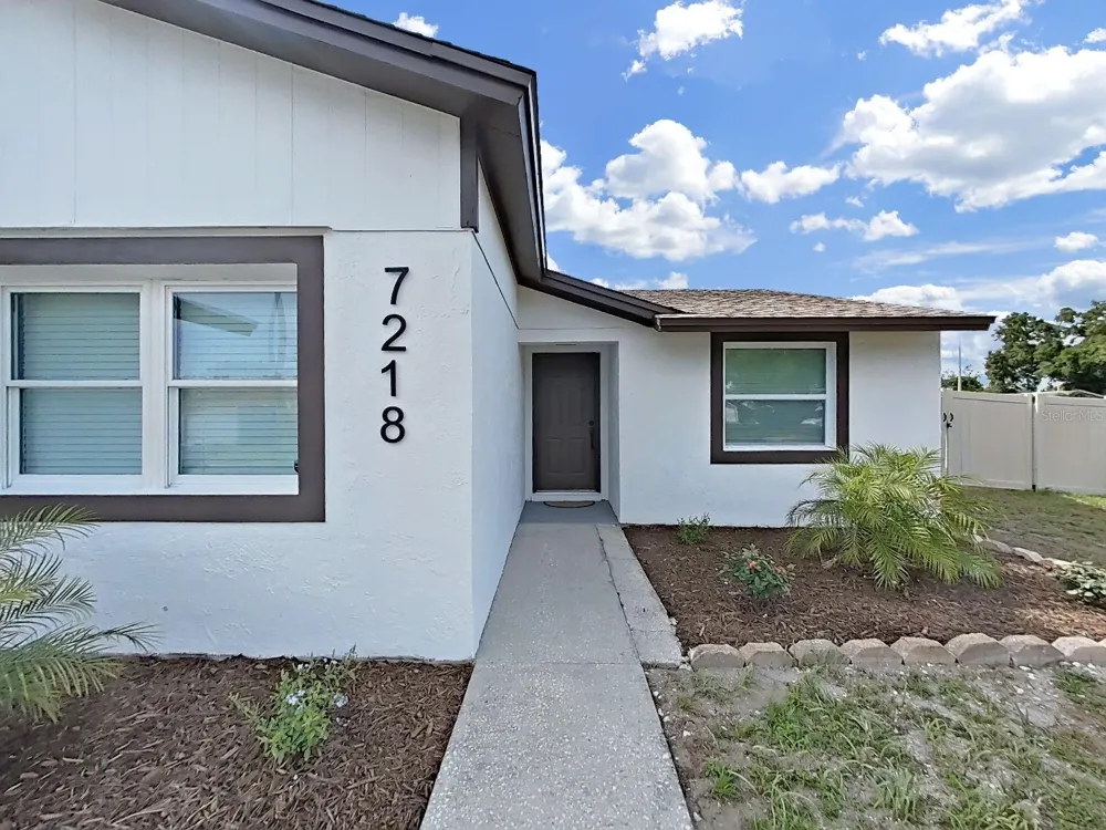 7218 LUNITA COURT Tampa, FL 33625