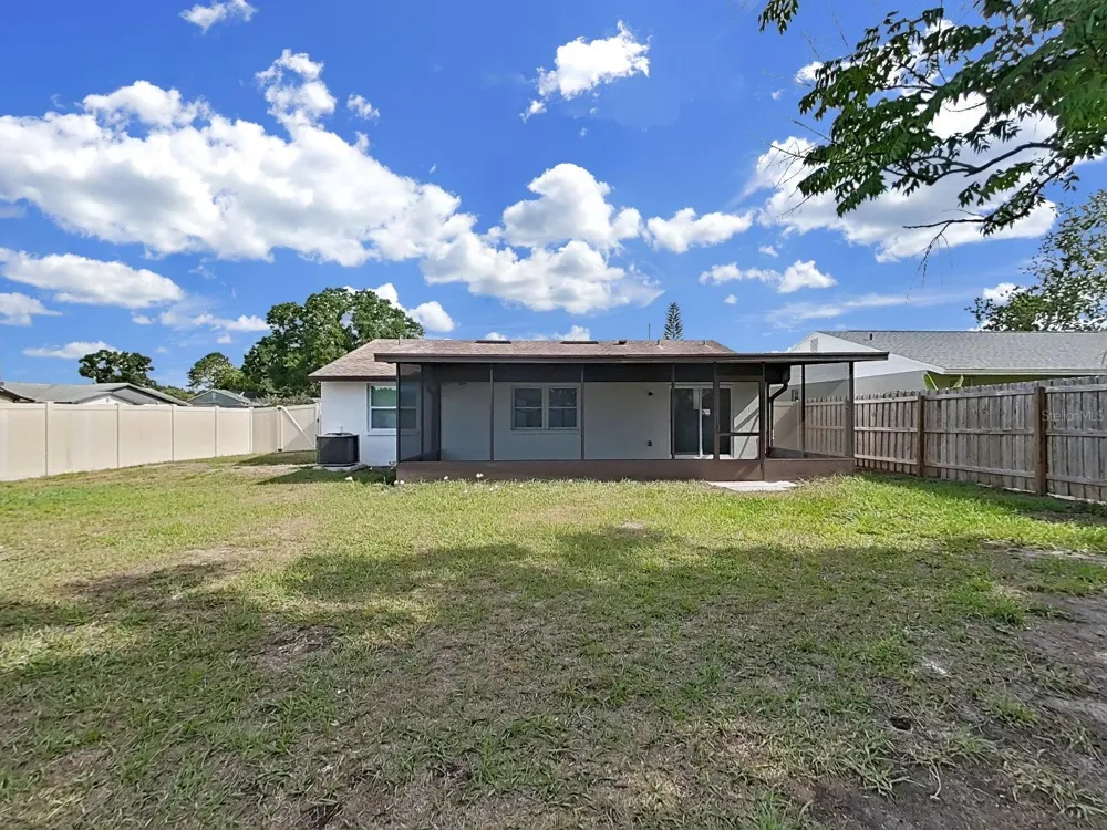 7218 LUNITA COURT Tampa, FL 33625