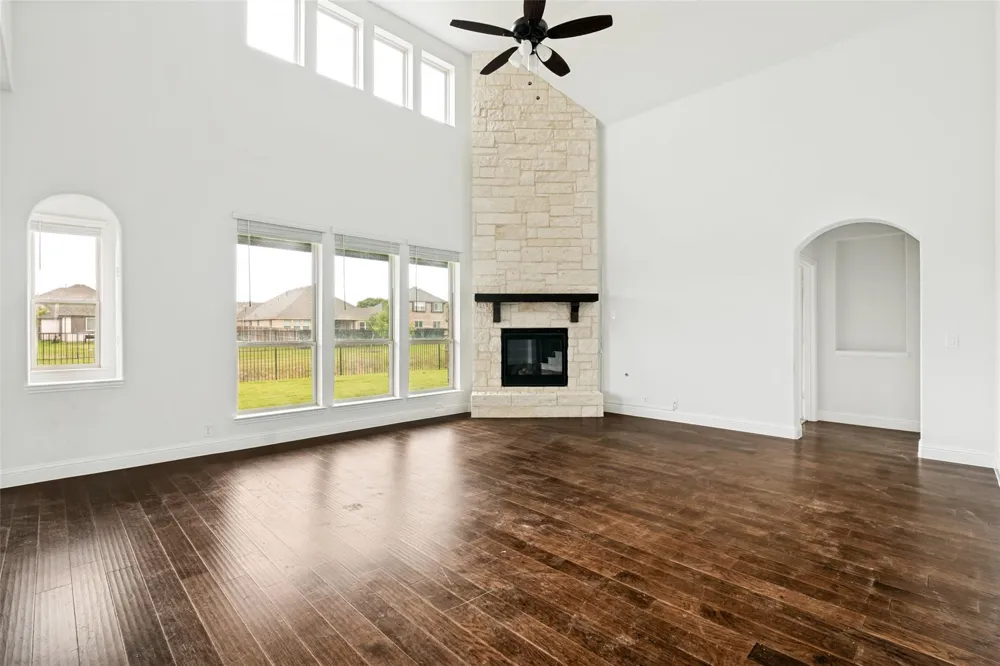 1945 Cedarwood Drive Glenn Heights, TX 75154