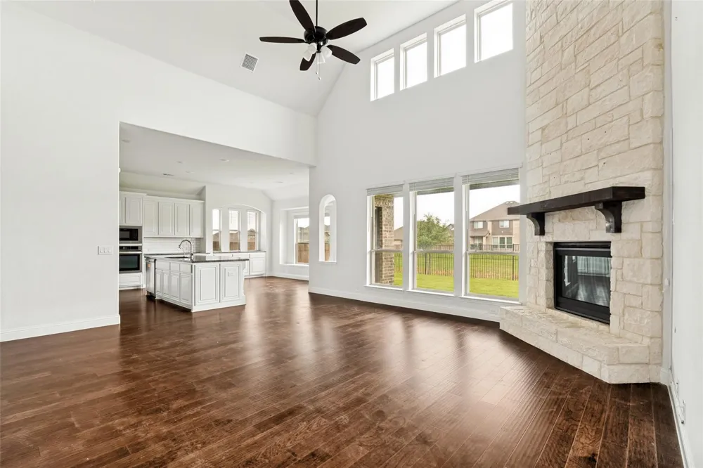 1945 Cedarwood Drive Glenn Heights, TX 75154