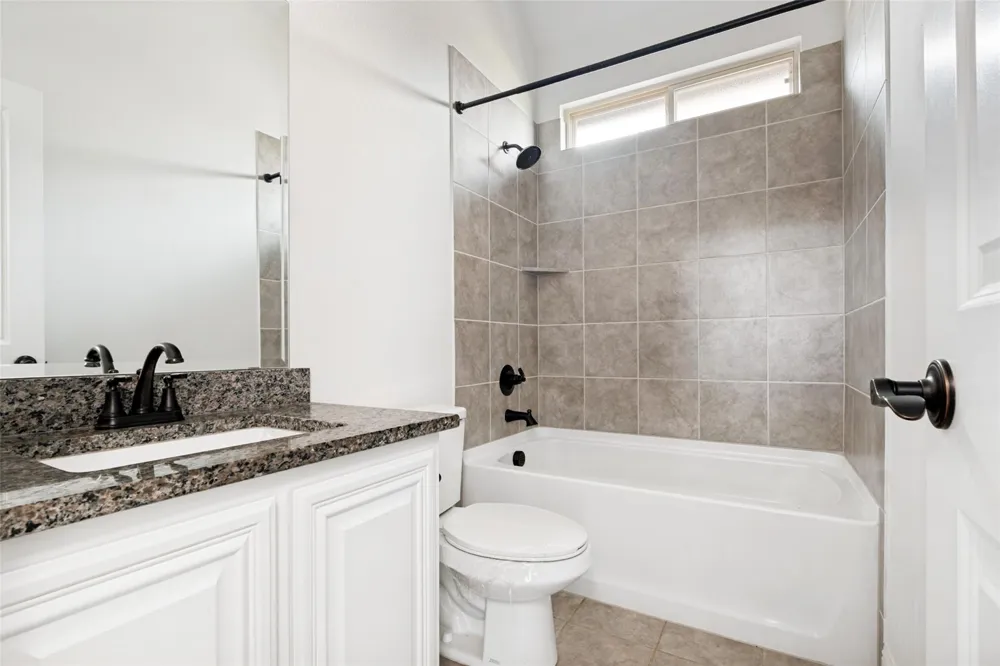 1945 Cedarwood Drive Glenn Heights, TX 75154