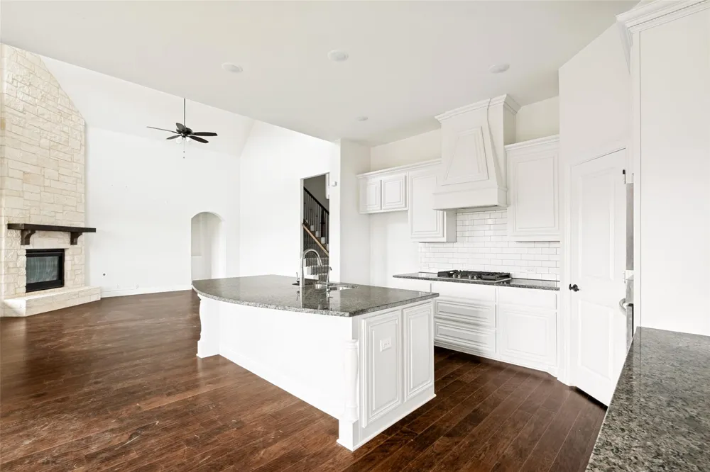1945 Cedarwood Drive Glenn Heights, TX 75154