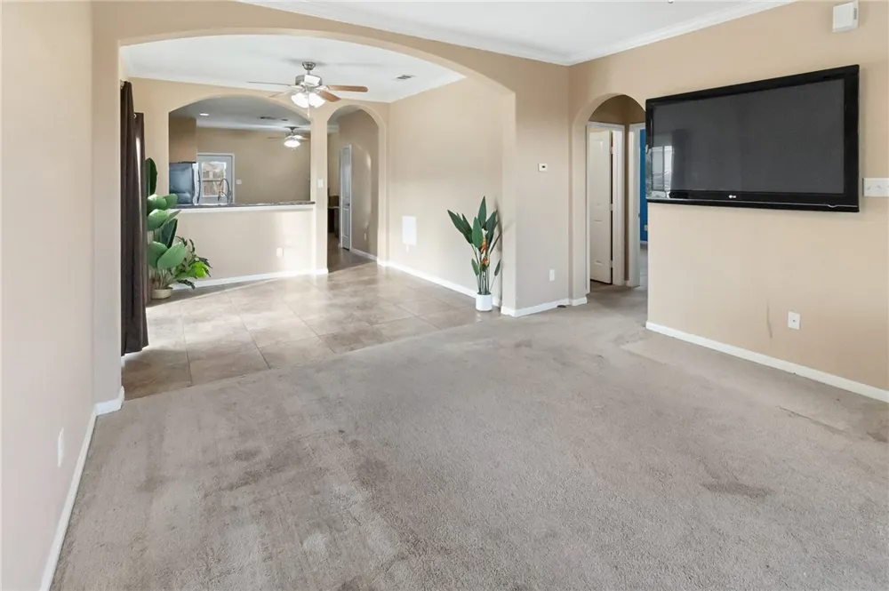 402 W Sullivan Street Skidmore, TX 78389